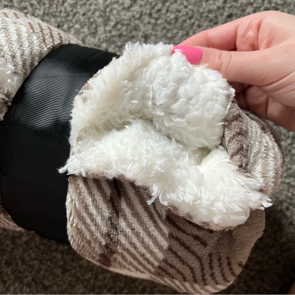 NWT plaid Sherpa blanket - Picture 4 of 4